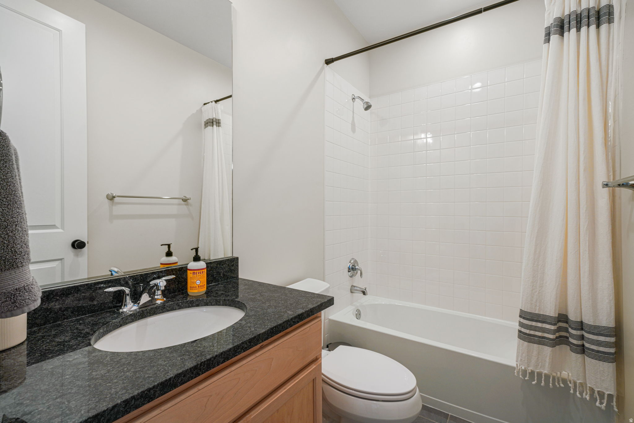 1802 W OAK CREEK CIR