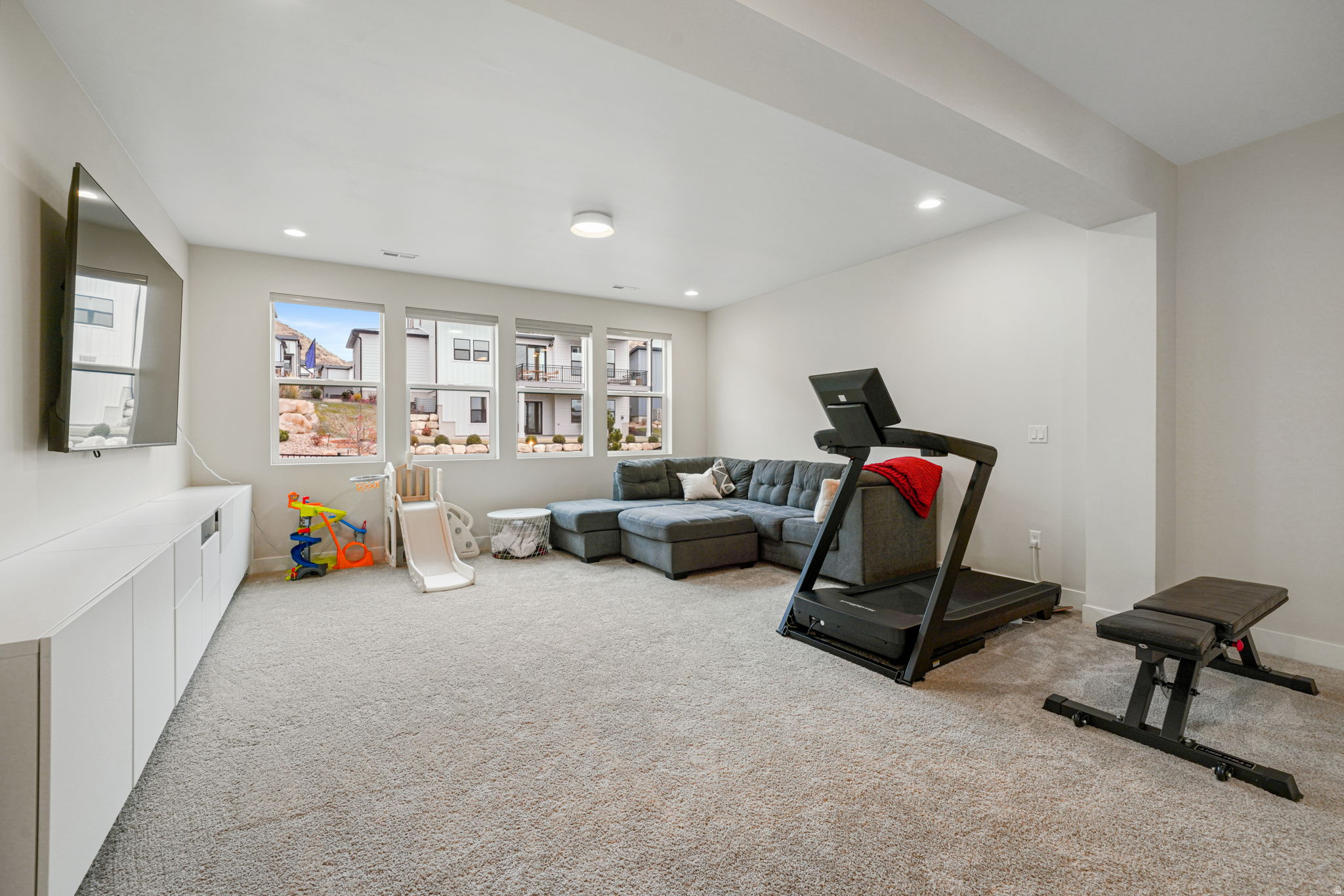 1802 W OAK CREEK CIR