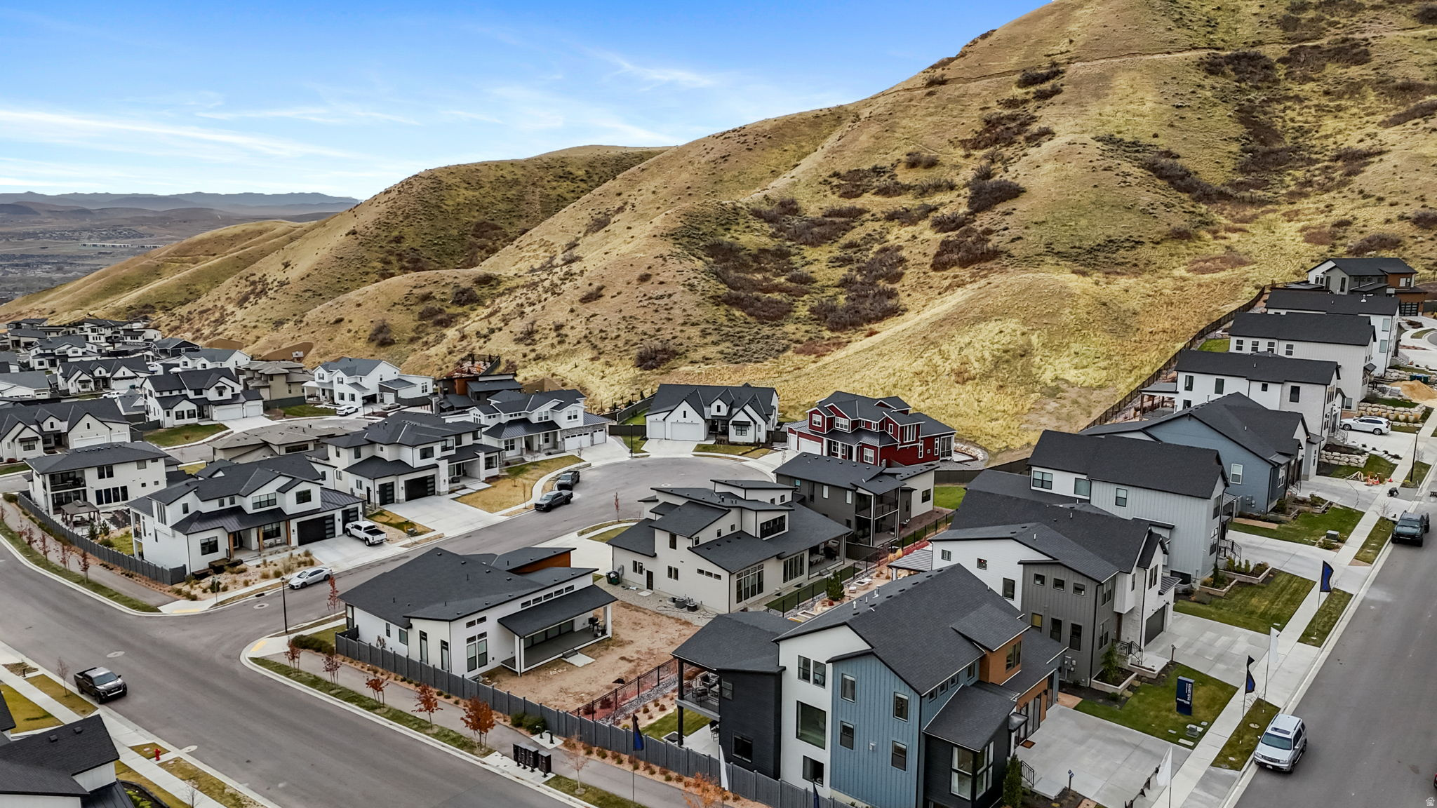 1802 W OAK CREEK CIR