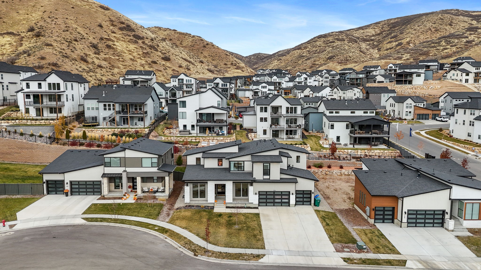 1802 W OAK CREEK CIR