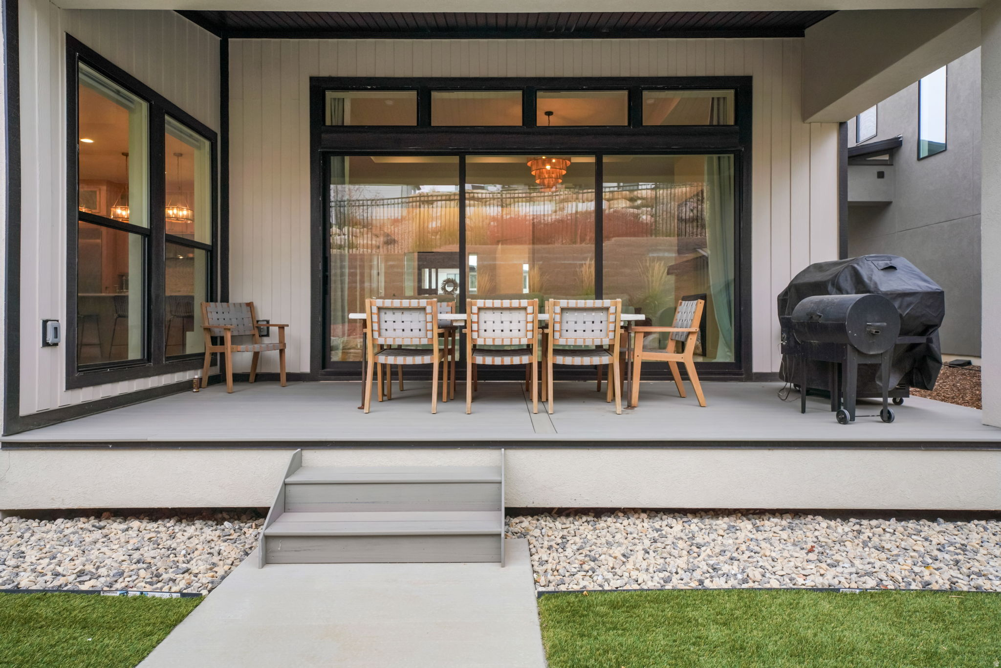 1802 W OAK CREEK CIR