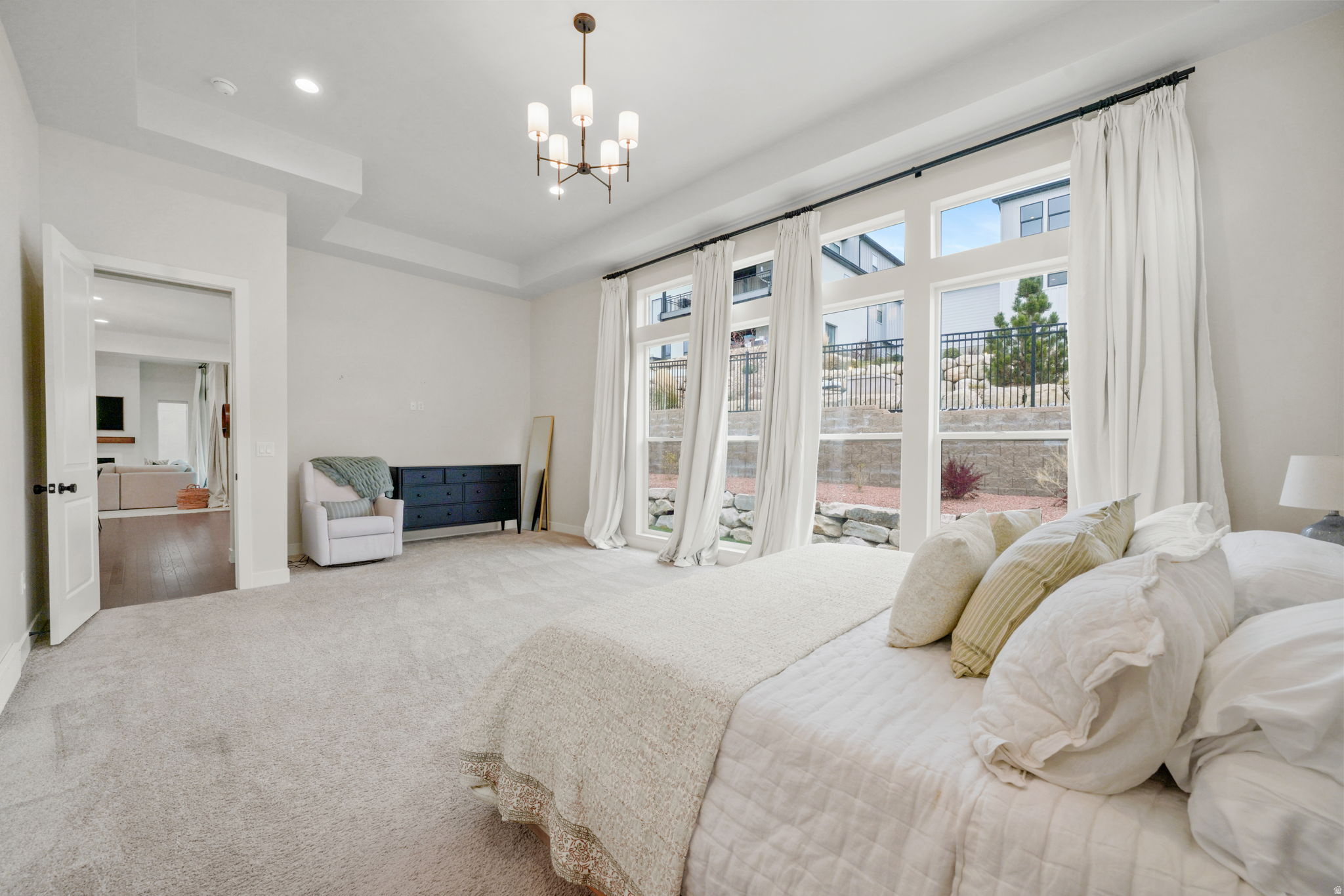 1802 W OAK CREEK CIR