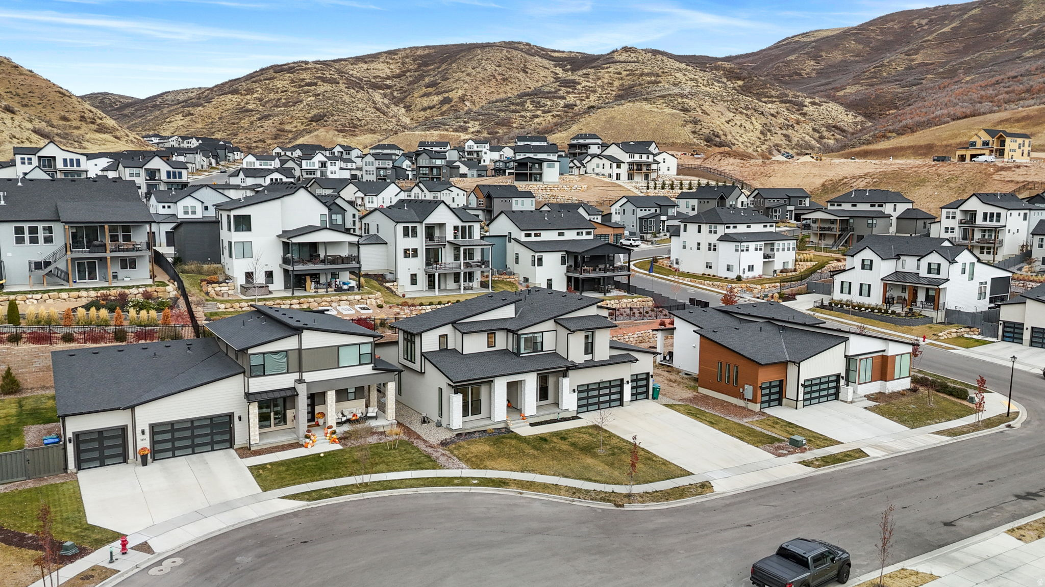 1802 W OAK CREEK CIR