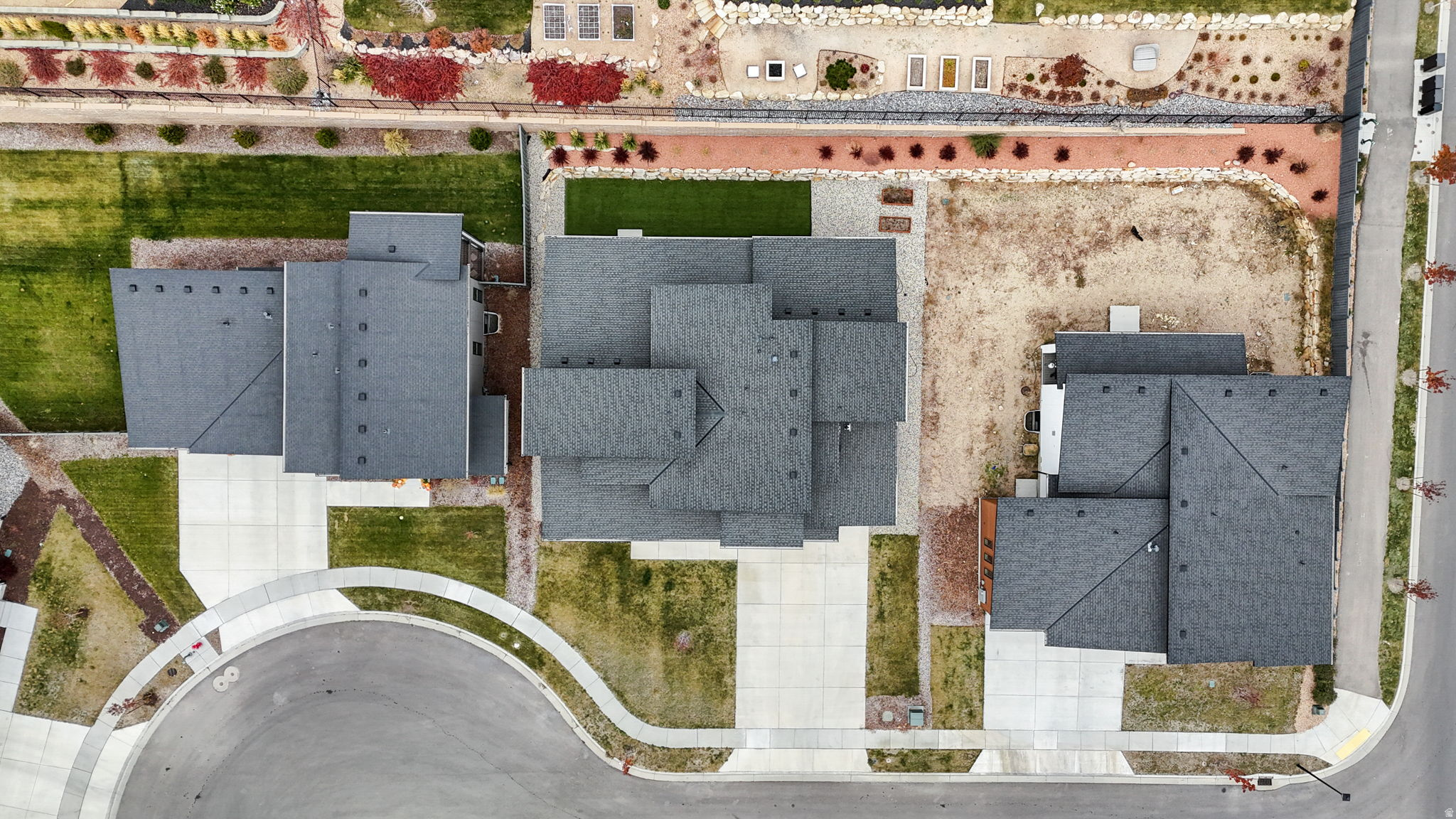 1802 W OAK CREEK CIR