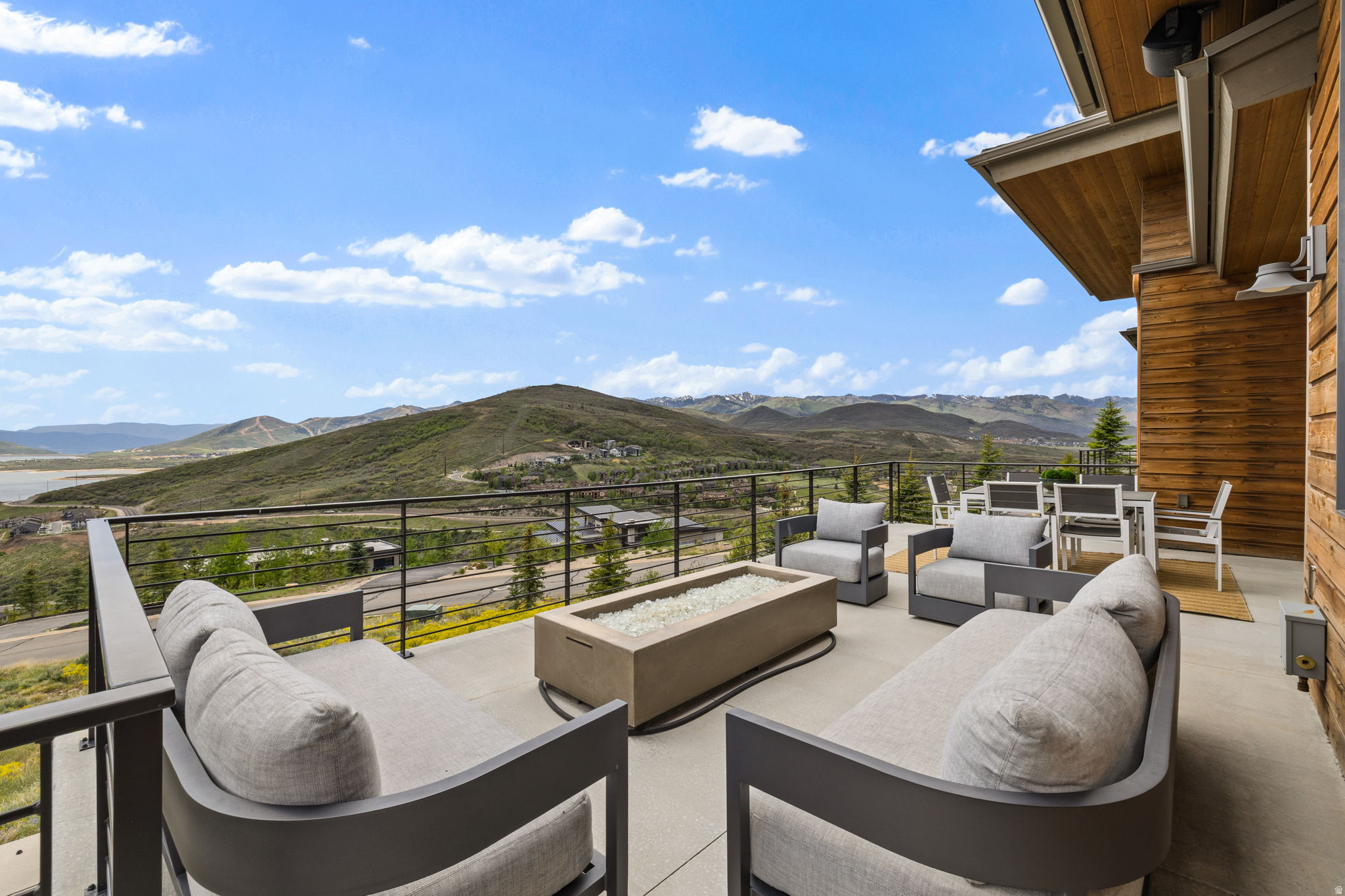 13670 N DEER CANYON DR