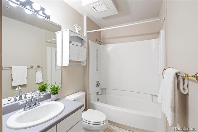325 E 18th Avenue Unit: 206