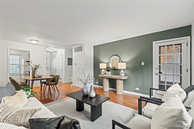 2301 E Fremont Avenue Unit: U01