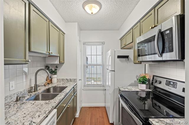 2301 E Fremont Avenue Unit: U01