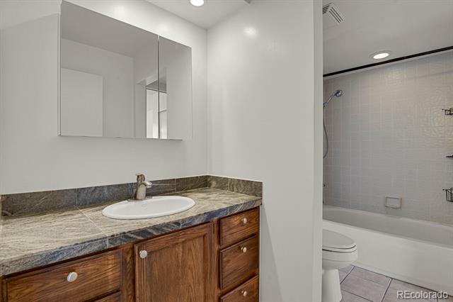 7420 E Quincy Avenue Unit: 203