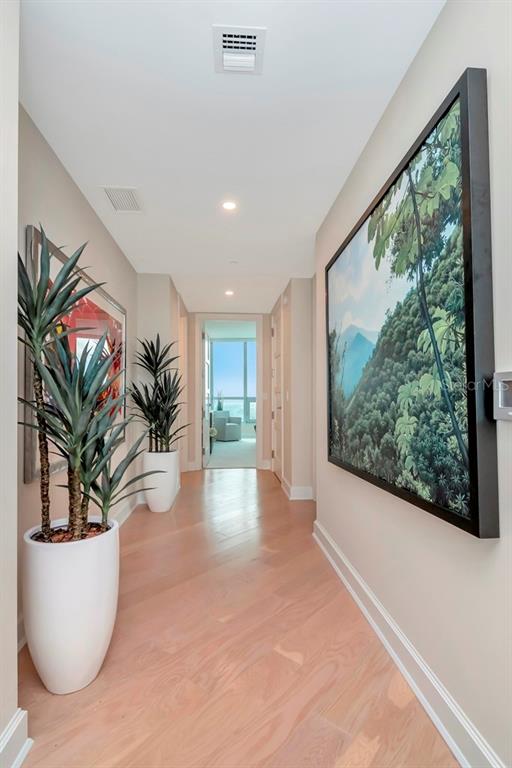 3401 BAYSHORE BOULEVARD Unit: 2102