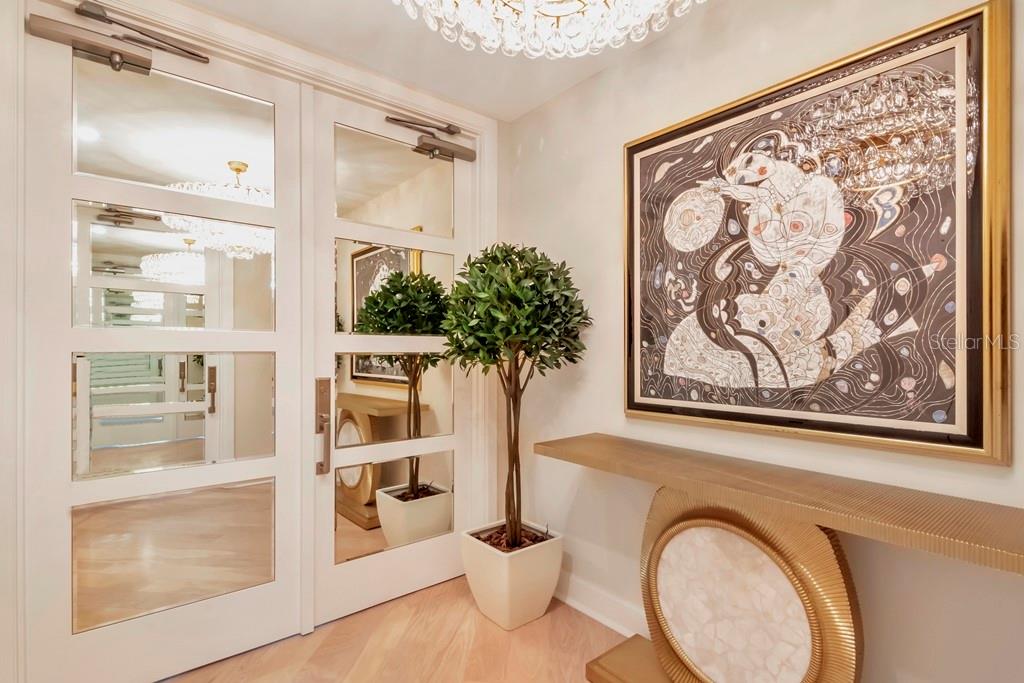 3401 BAYSHORE BOULEVARD Unit: 2102