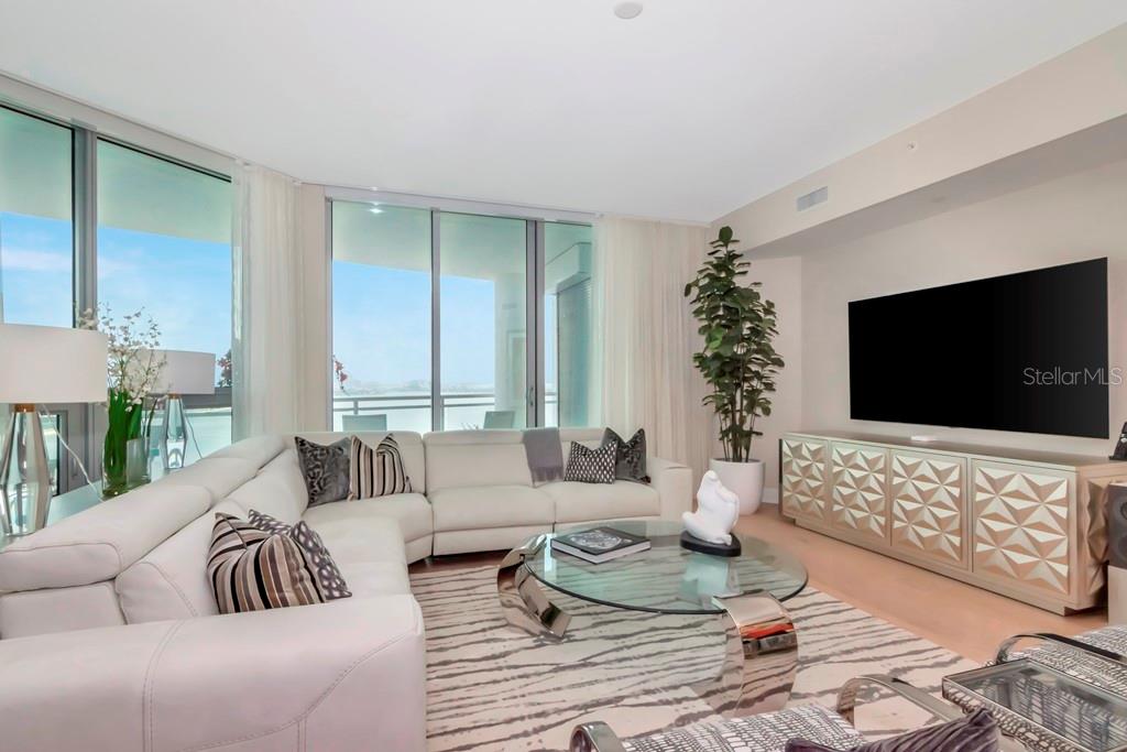 3401 BAYSHORE BOULEVARD Unit: 2102