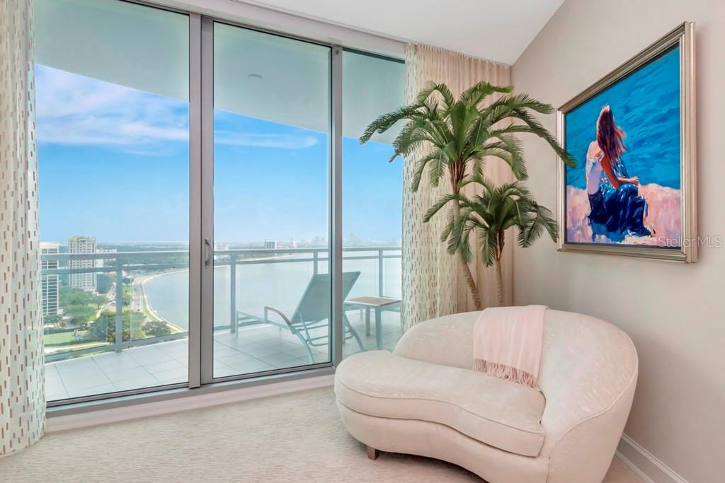3401 BAYSHORE BOULEVARD Unit: 2102