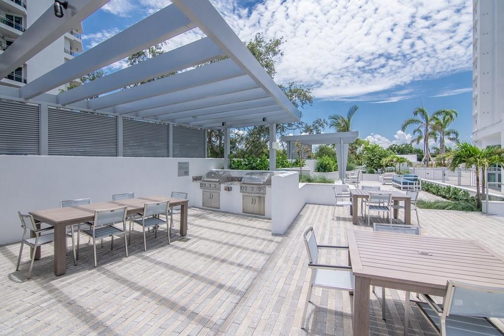 3401 BAYSHORE BOULEVARD Unit: 2102