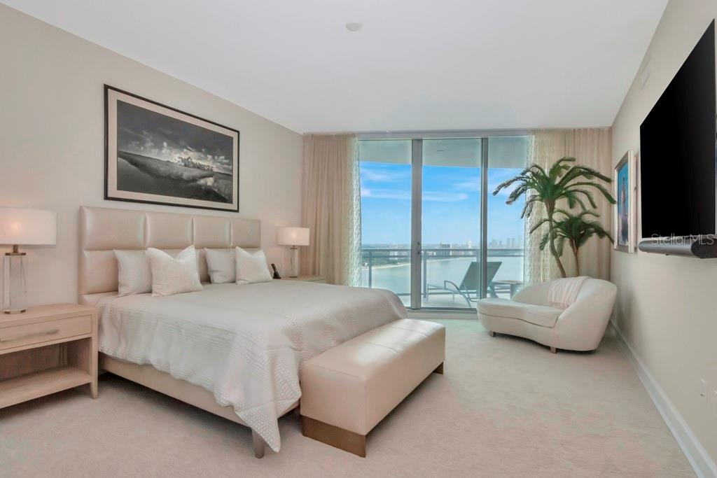 3401 BAYSHORE BOULEVARD Unit: 2102