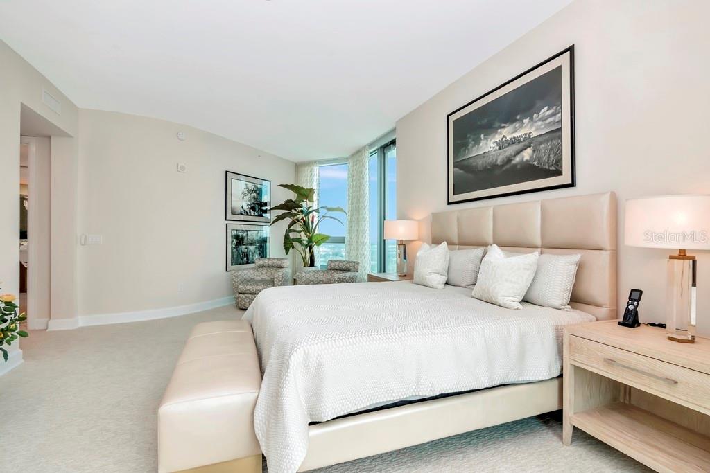 3401 BAYSHORE BOULEVARD Unit: 2102