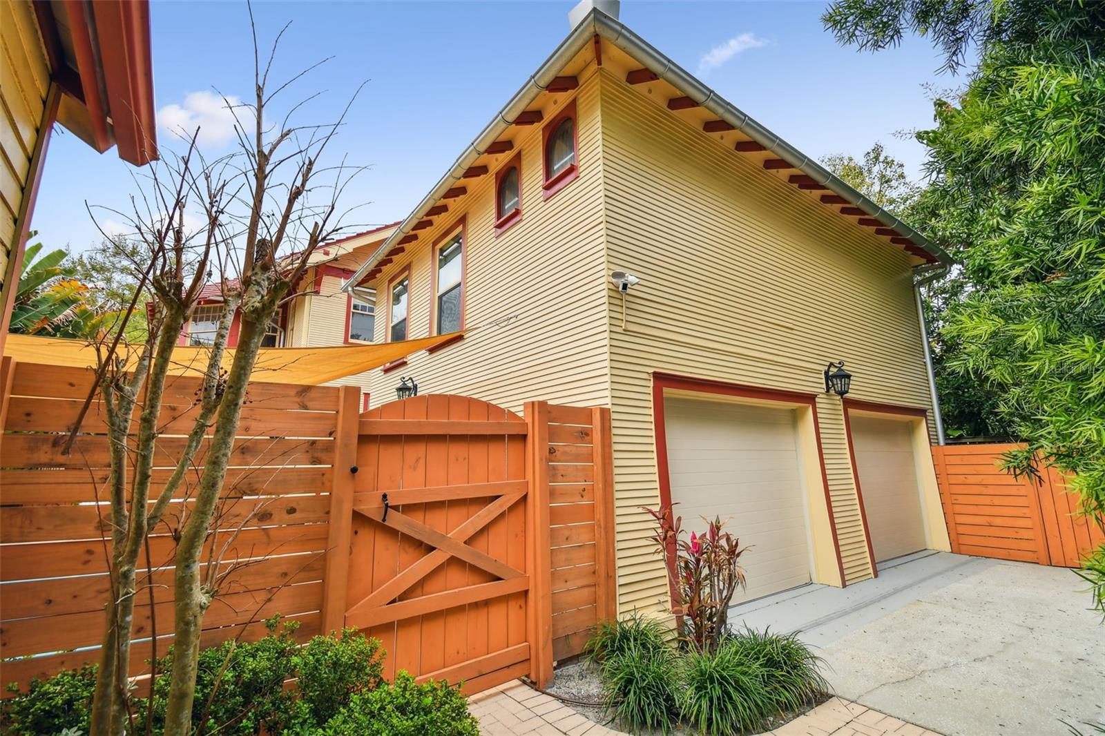 704 S NEWPORT AVE