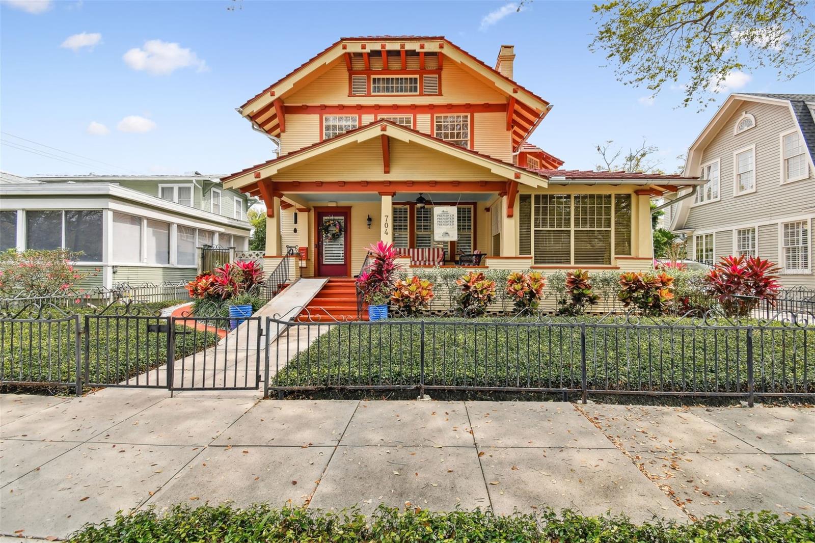 704 S NEWPORT AVE