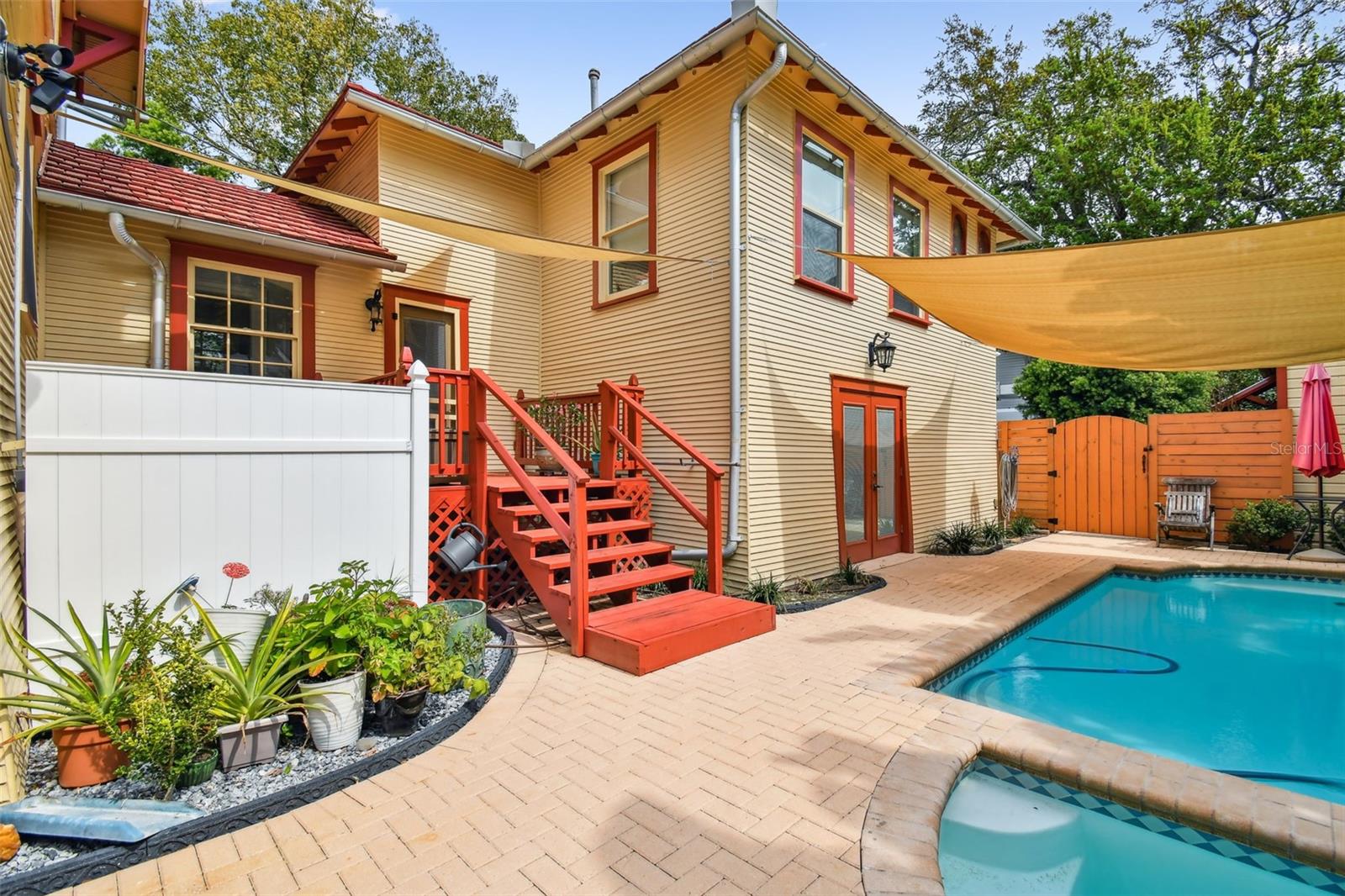 704 S NEWPORT AVE