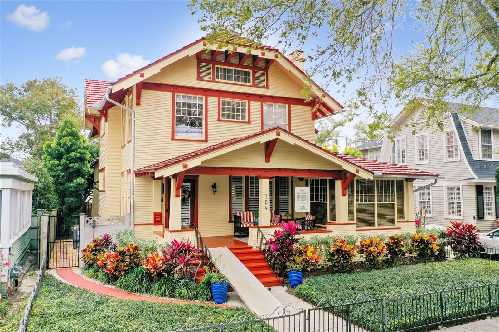 704 S NEWPORT AVE