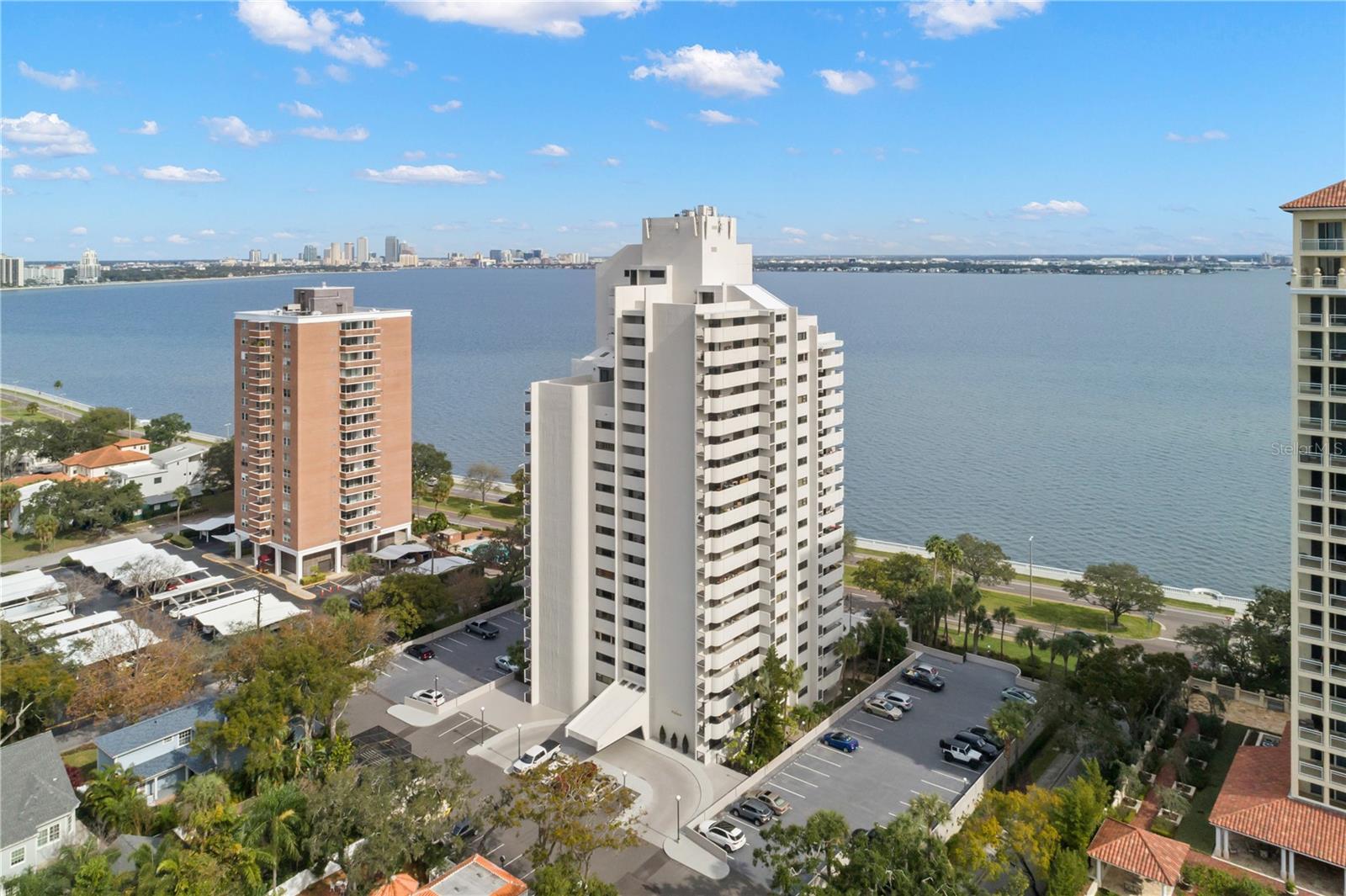 4141 BAYSHORE BLVD #1402