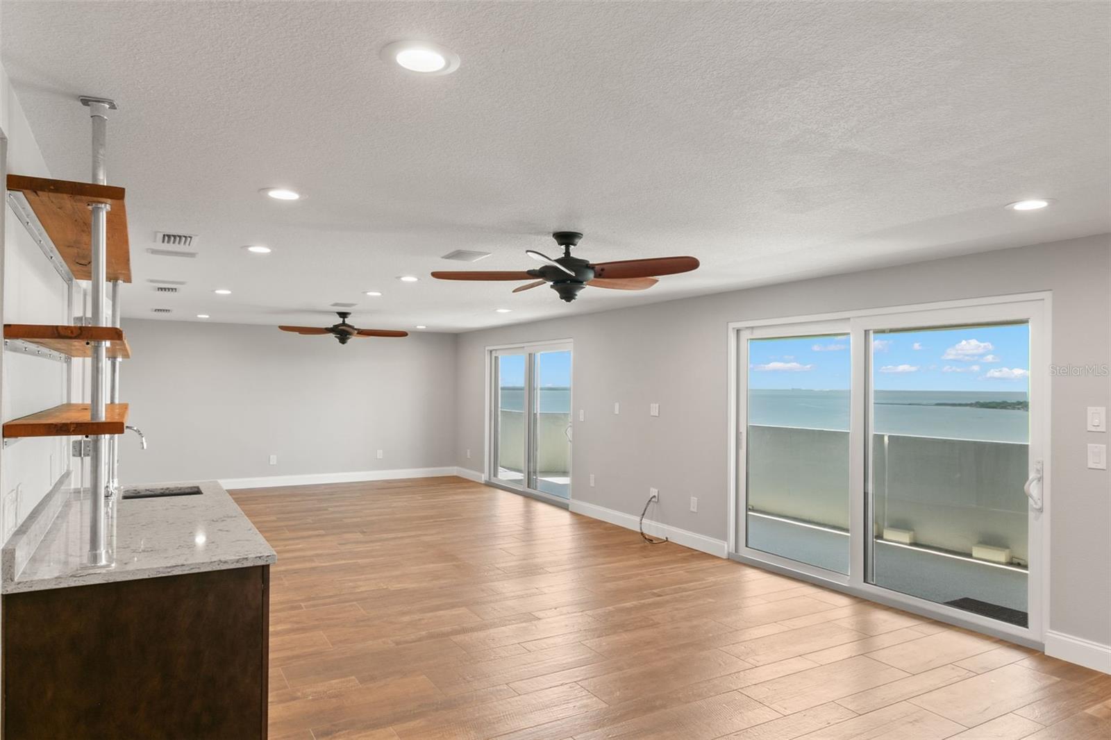 4141 BAYSHORE BLVD #1402