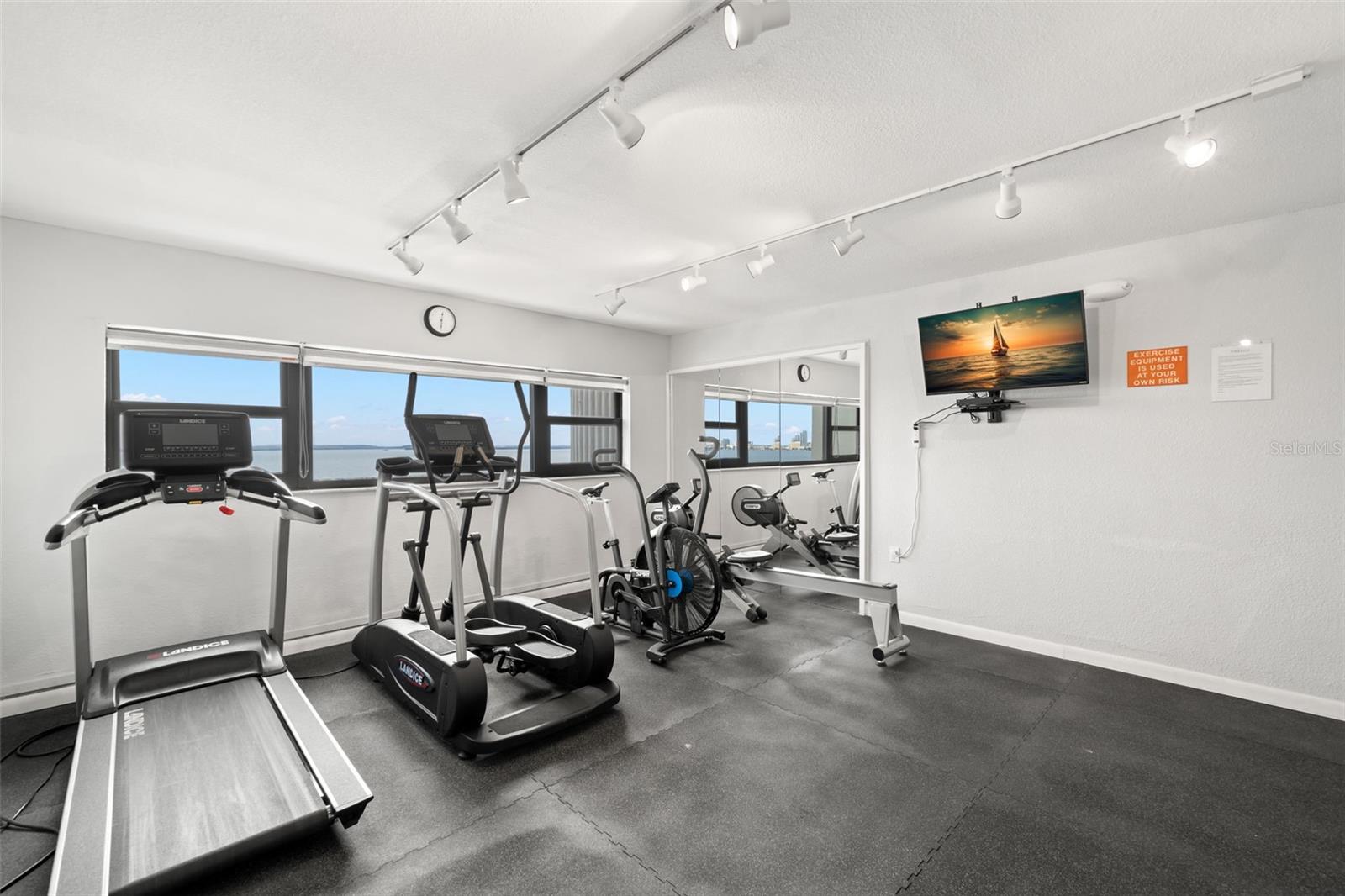 4141 BAYSHORE BLVD #1402