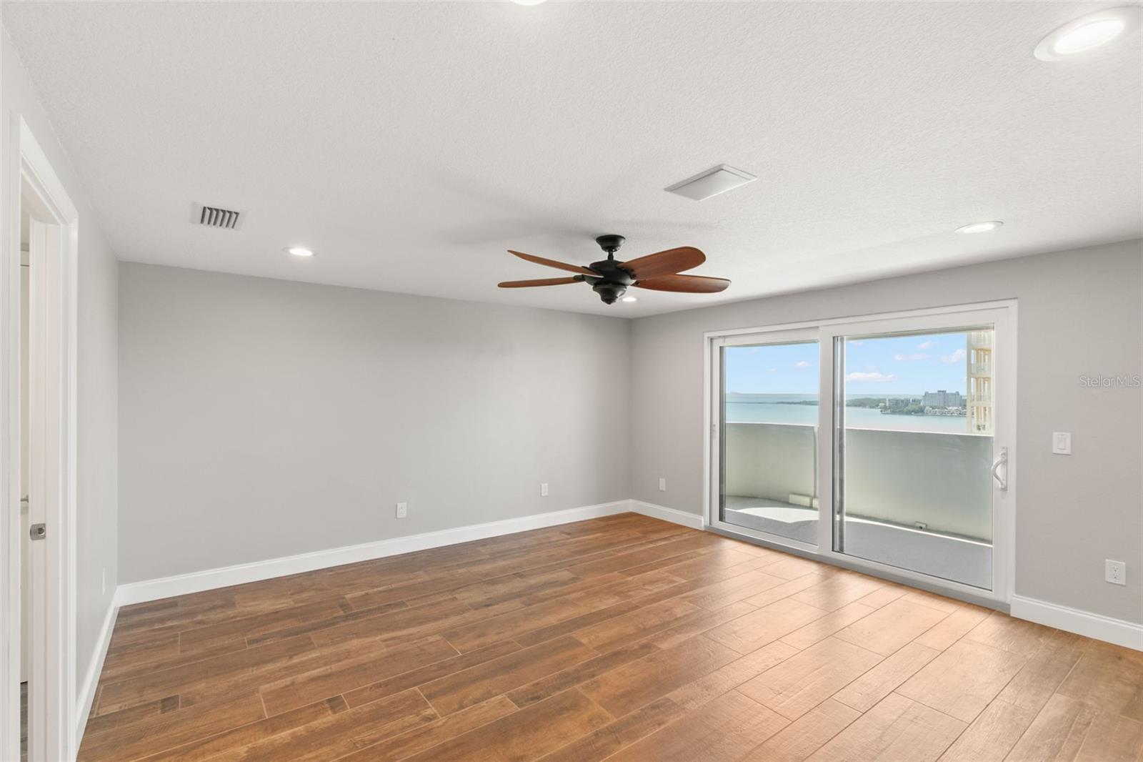 4141 BAYSHORE BLVD #1402