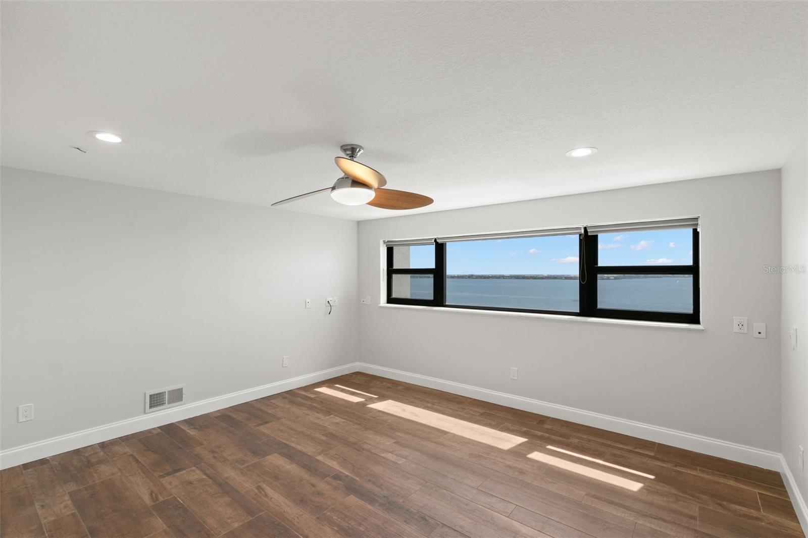4141 BAYSHORE BLVD #1402