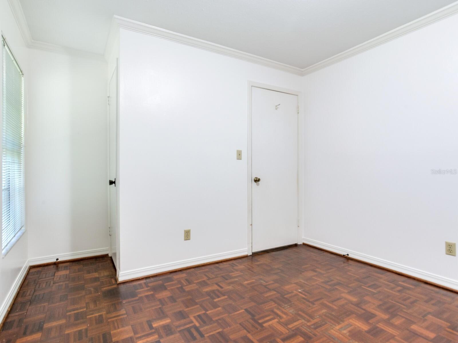 2902 W BAYSHORE CT