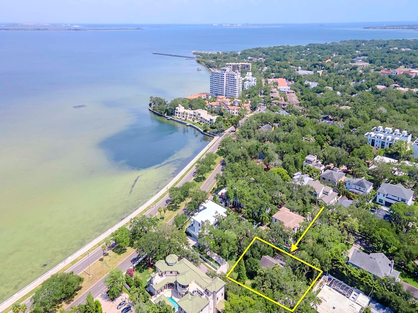 2902 W BAYSHORE CT