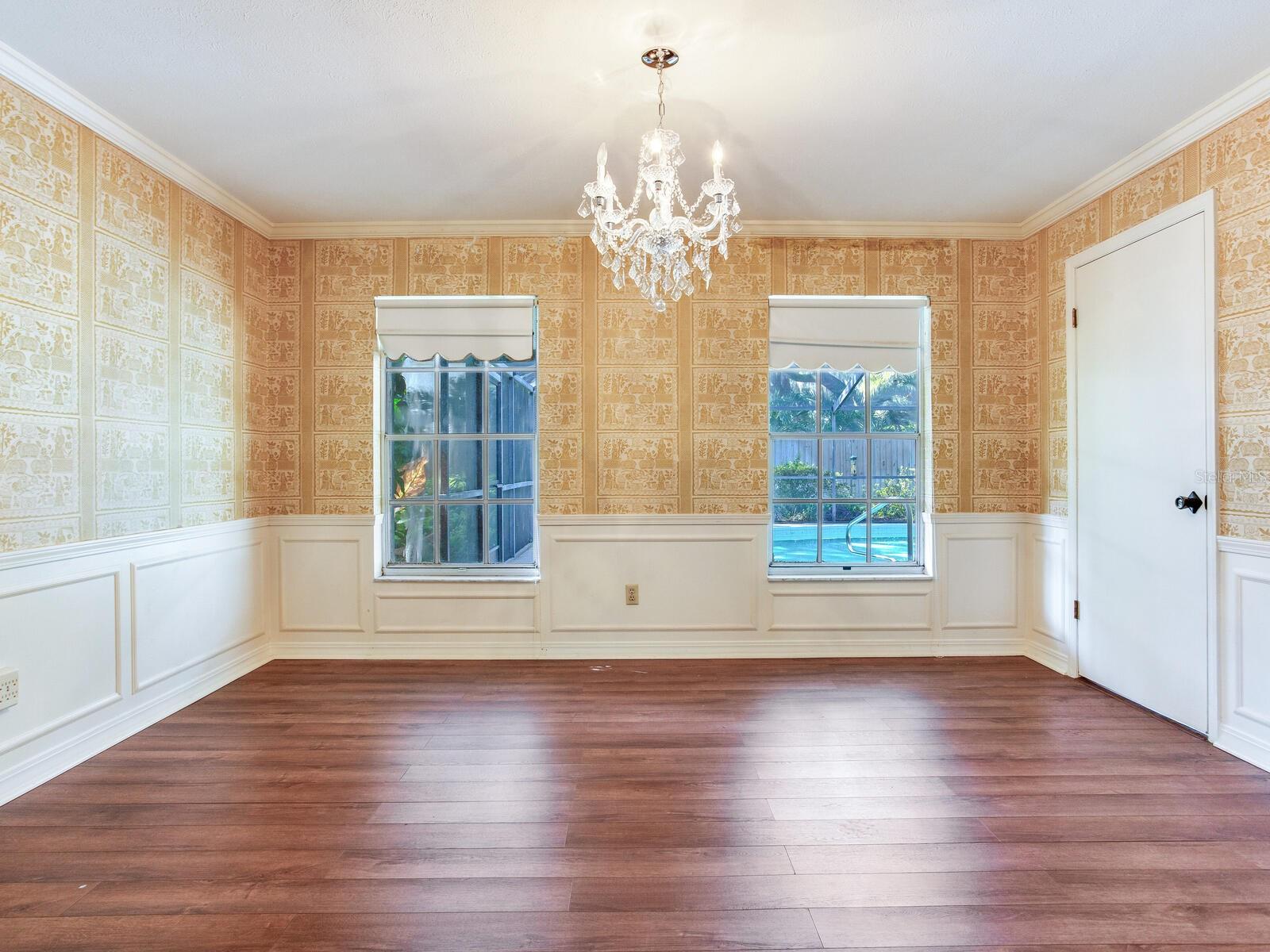 2902 W BAYSHORE CT