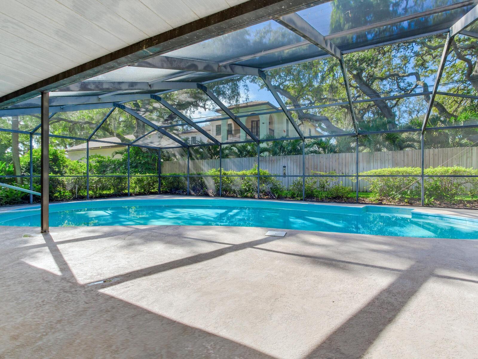 2902 W BAYSHORE CT