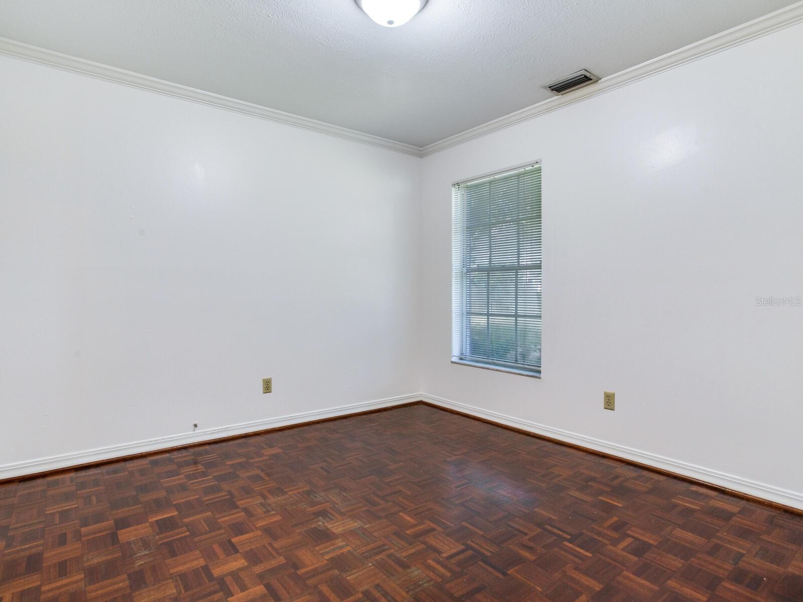 2902 W BAYSHORE CT