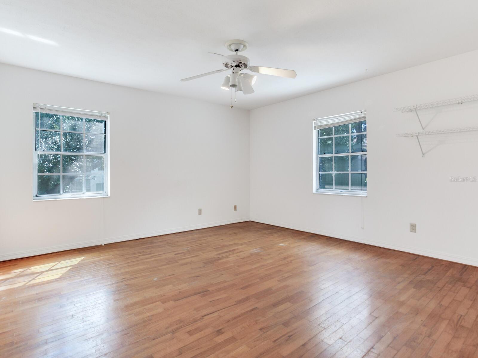2902 W BAYSHORE CT