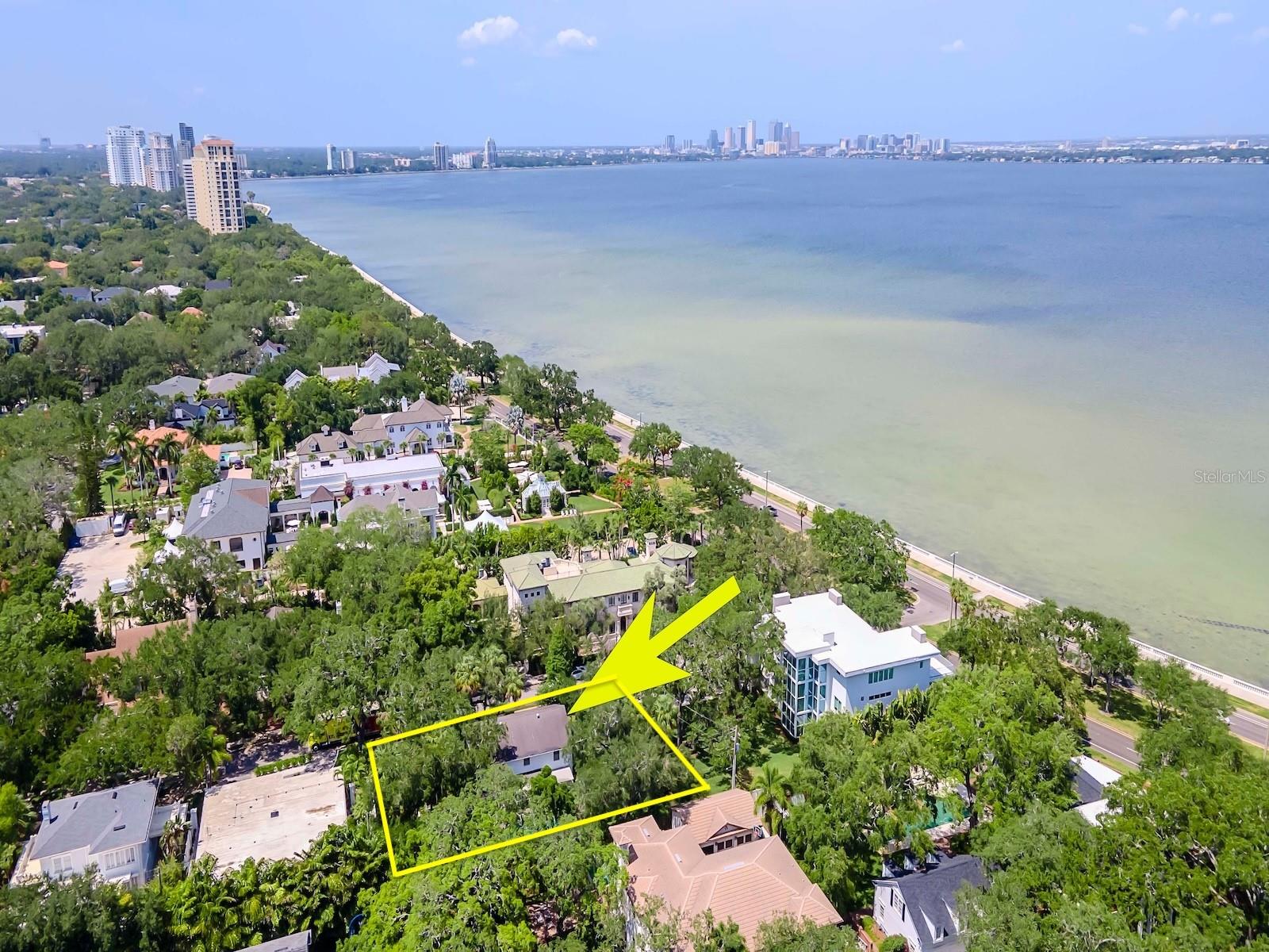 2902 W BAYSHORE CT