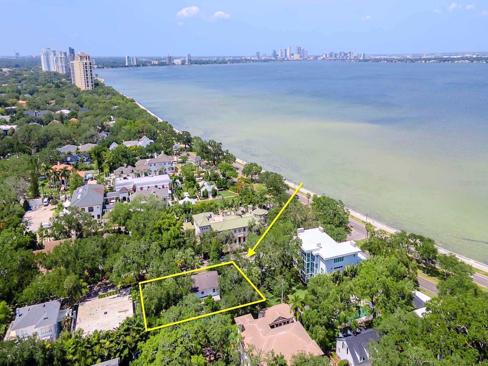 2902 W BAYSHORE CT