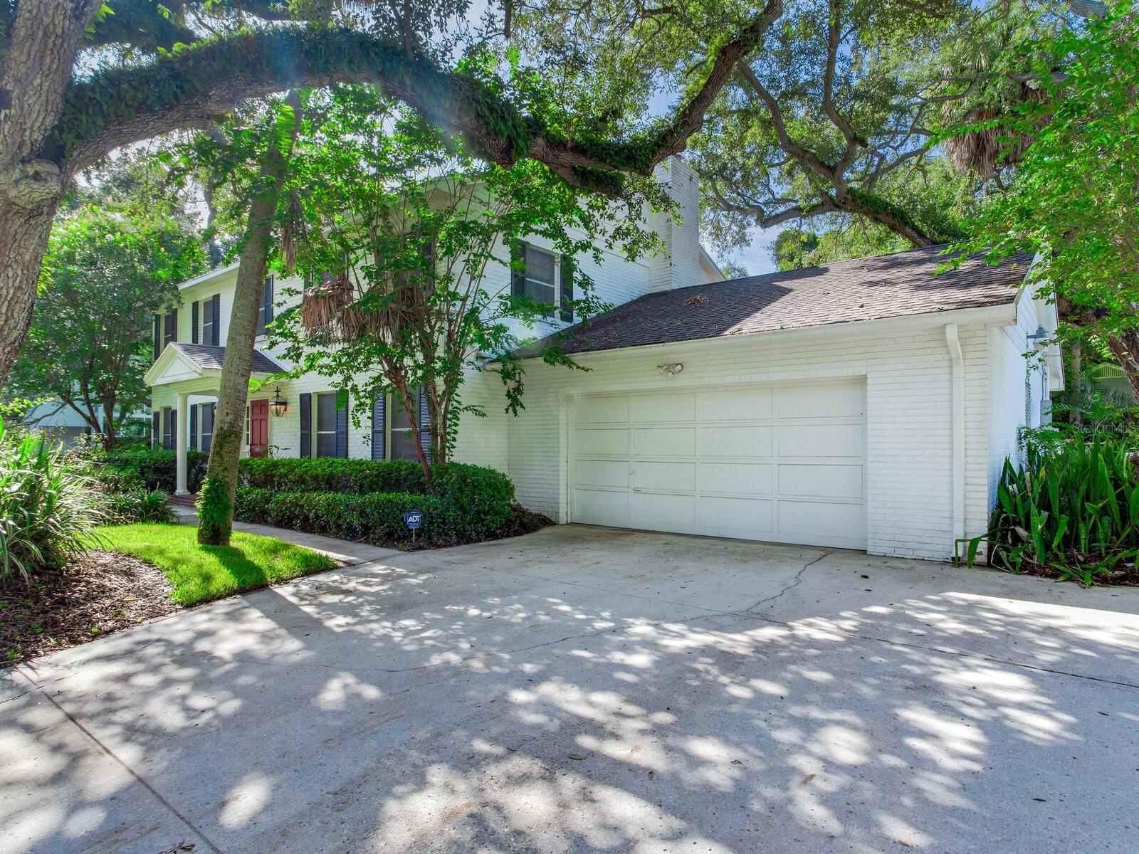 2902 W BAYSHORE CT