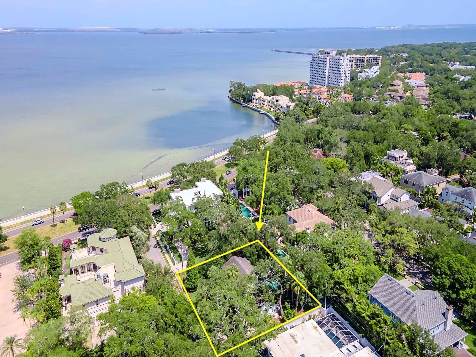 2902 W BAYSHORE CT