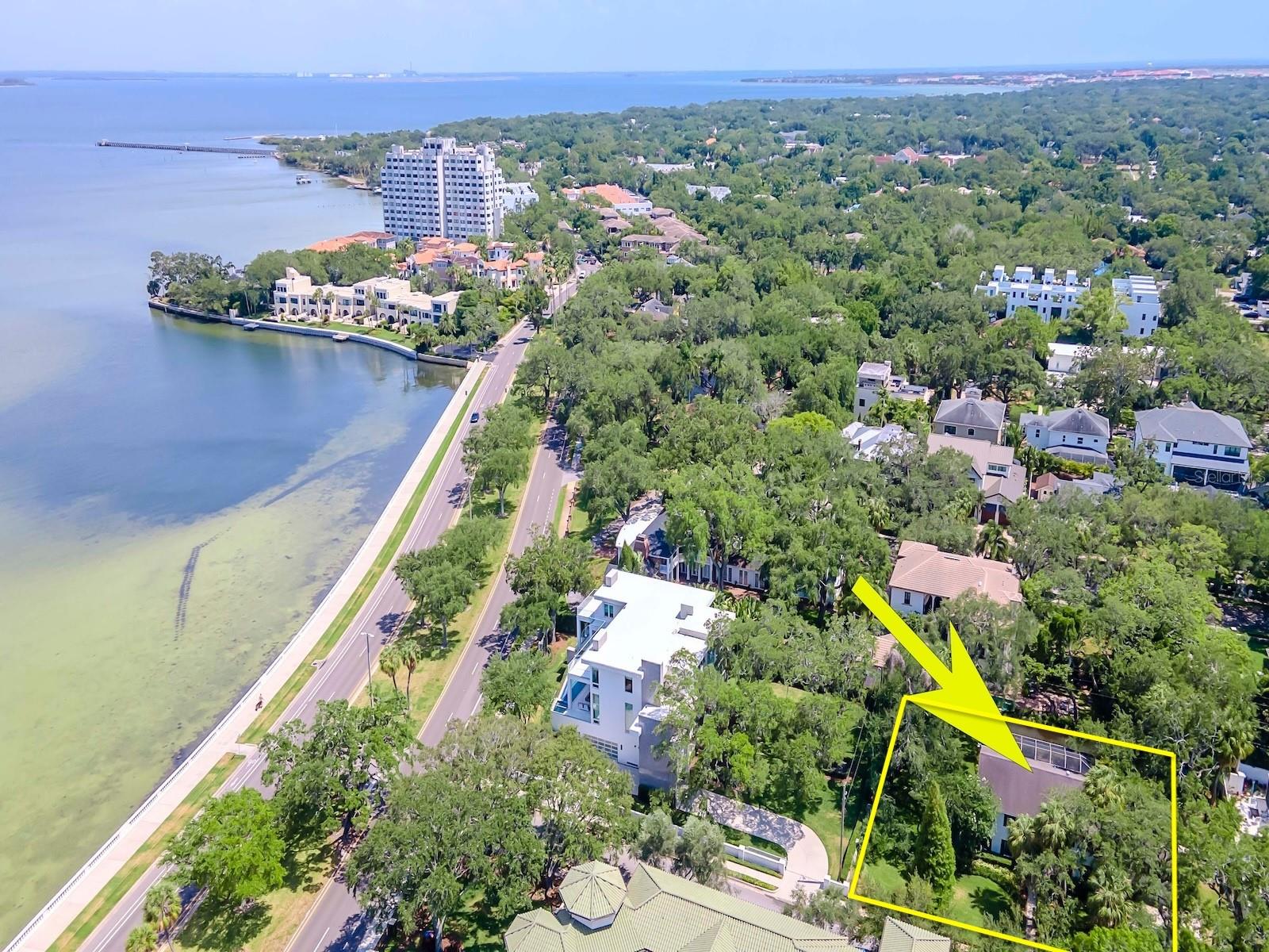 2902 W BAYSHORE CT