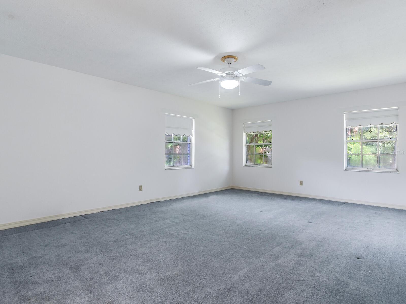 2902 W BAYSHORE CT