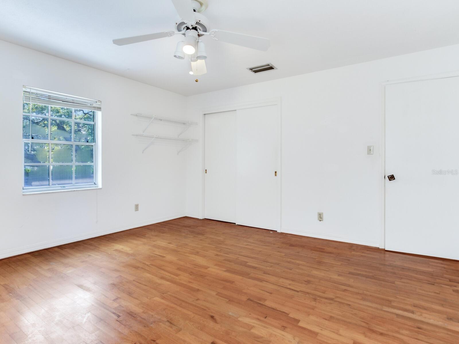 2902 W BAYSHORE CT