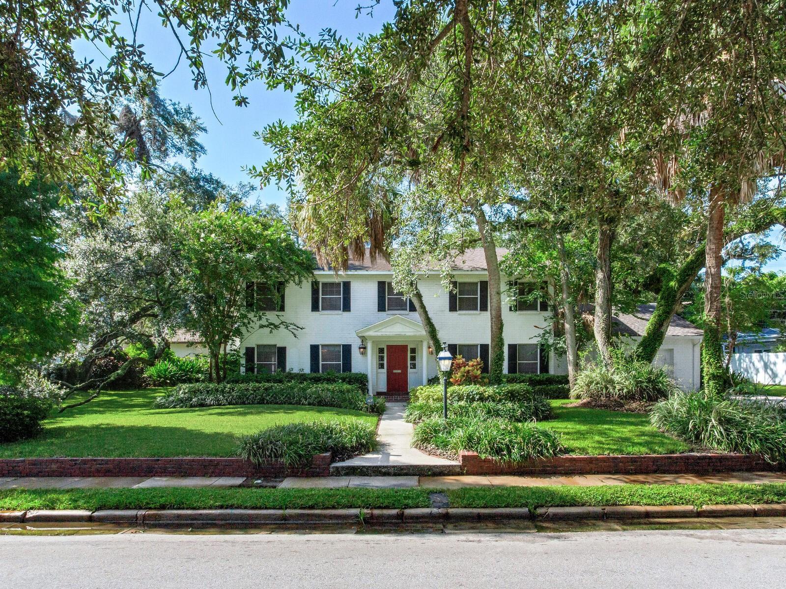 2902 W BAYSHORE CT