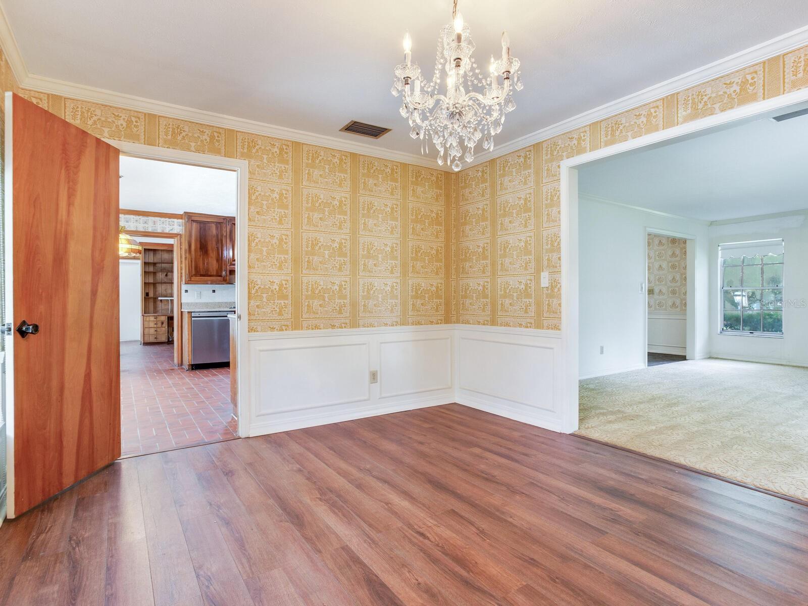 2902 W BAYSHORE CT