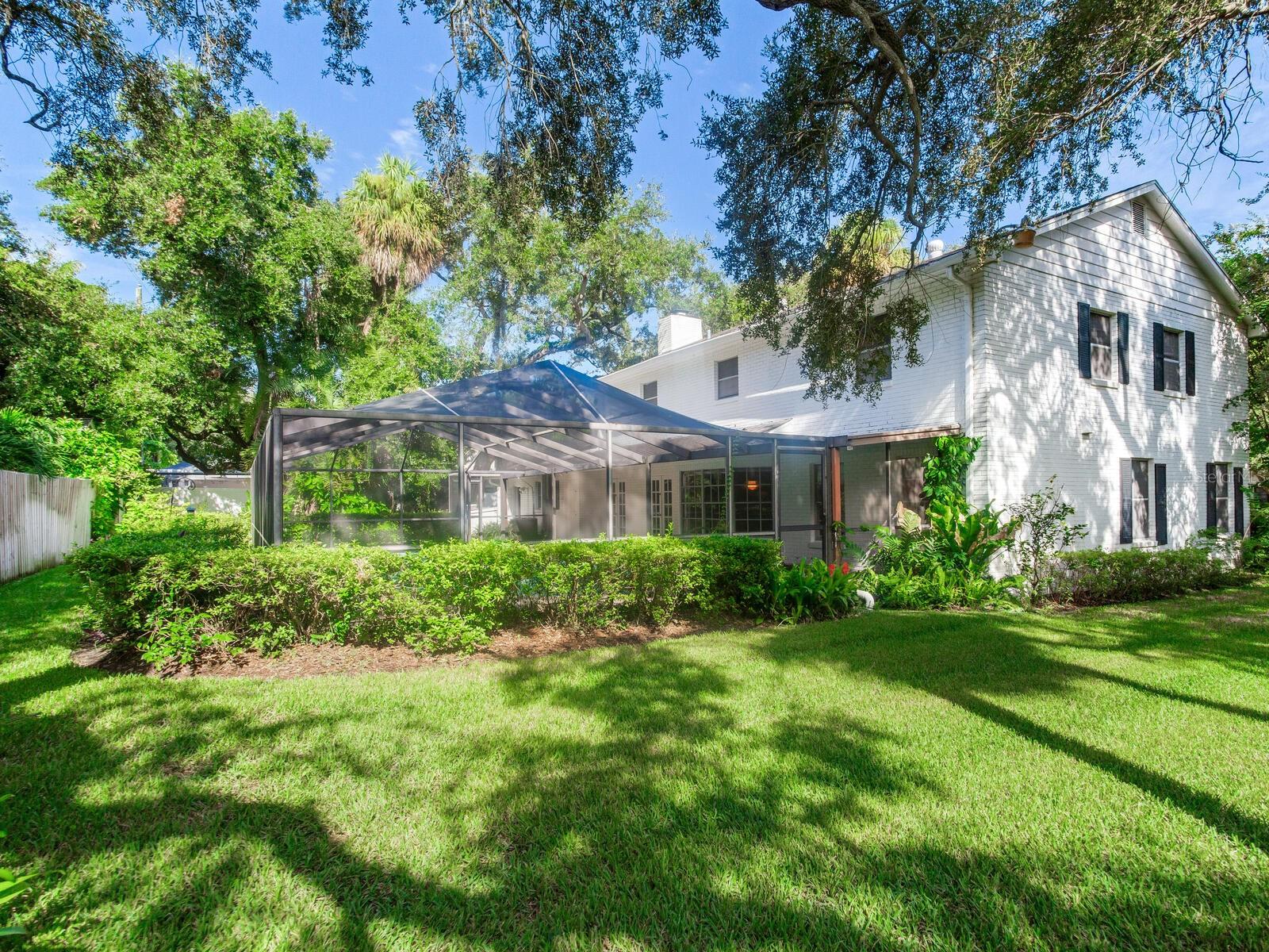 2902 W BAYSHORE CT