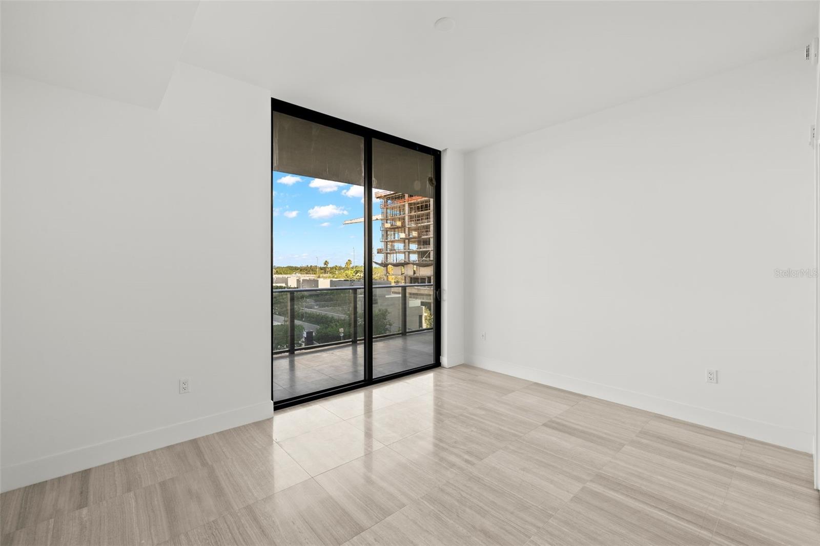 2912 W SANTIAGO ST #404