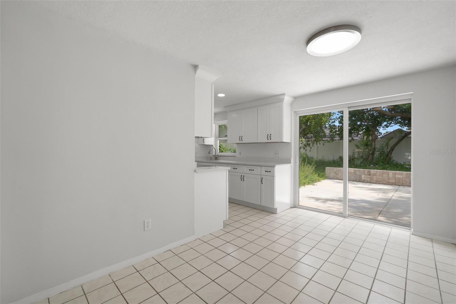 6512 AMUNDSON CT