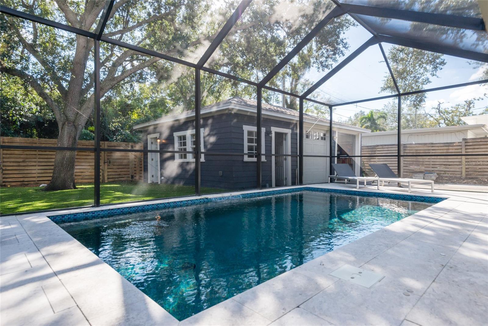 2528 W SUNSET DR