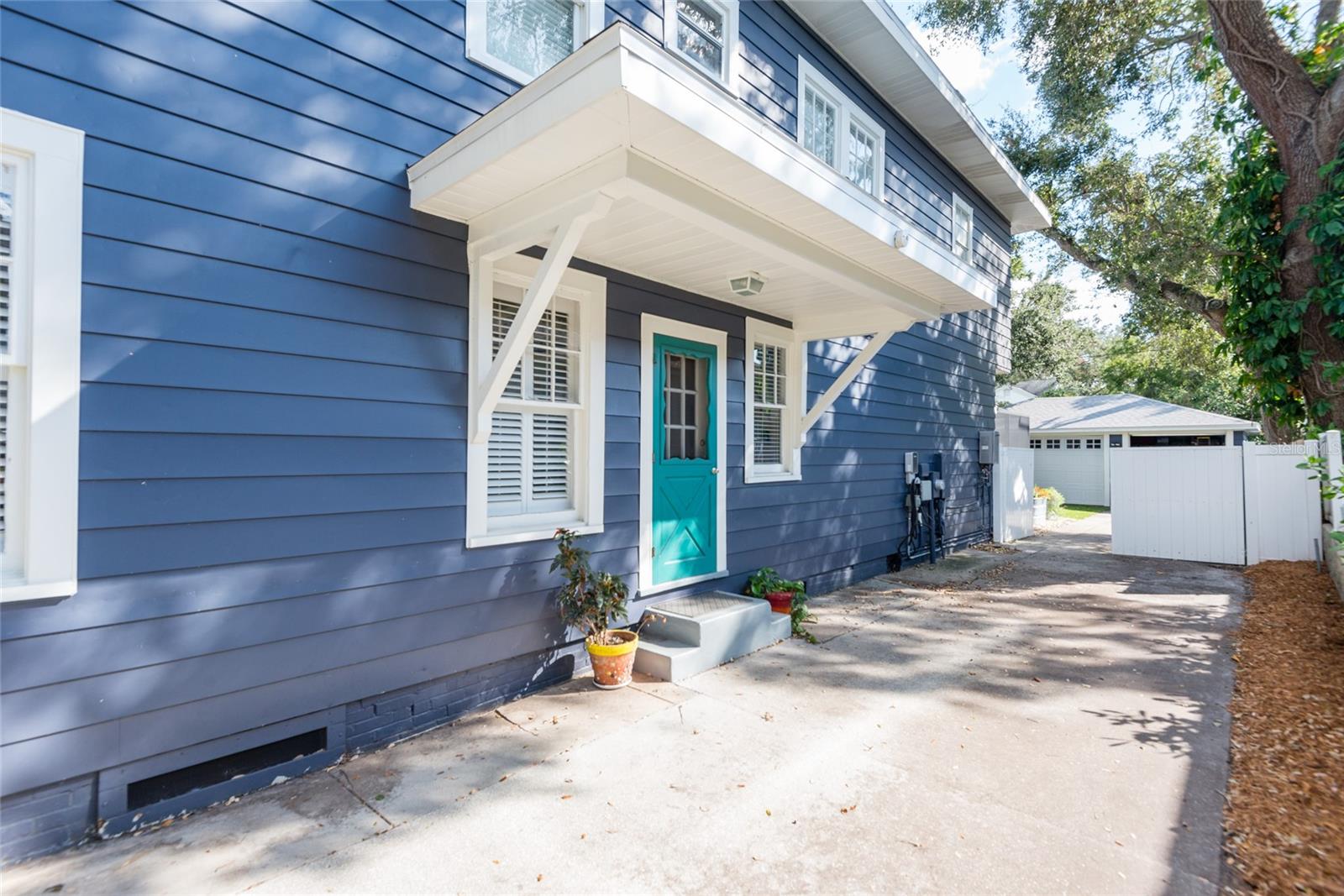 2528 W SUNSET DR
