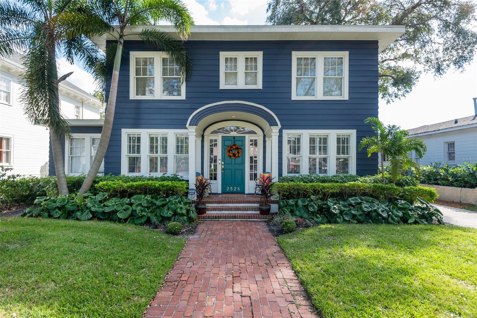 2528 W SUNSET DR